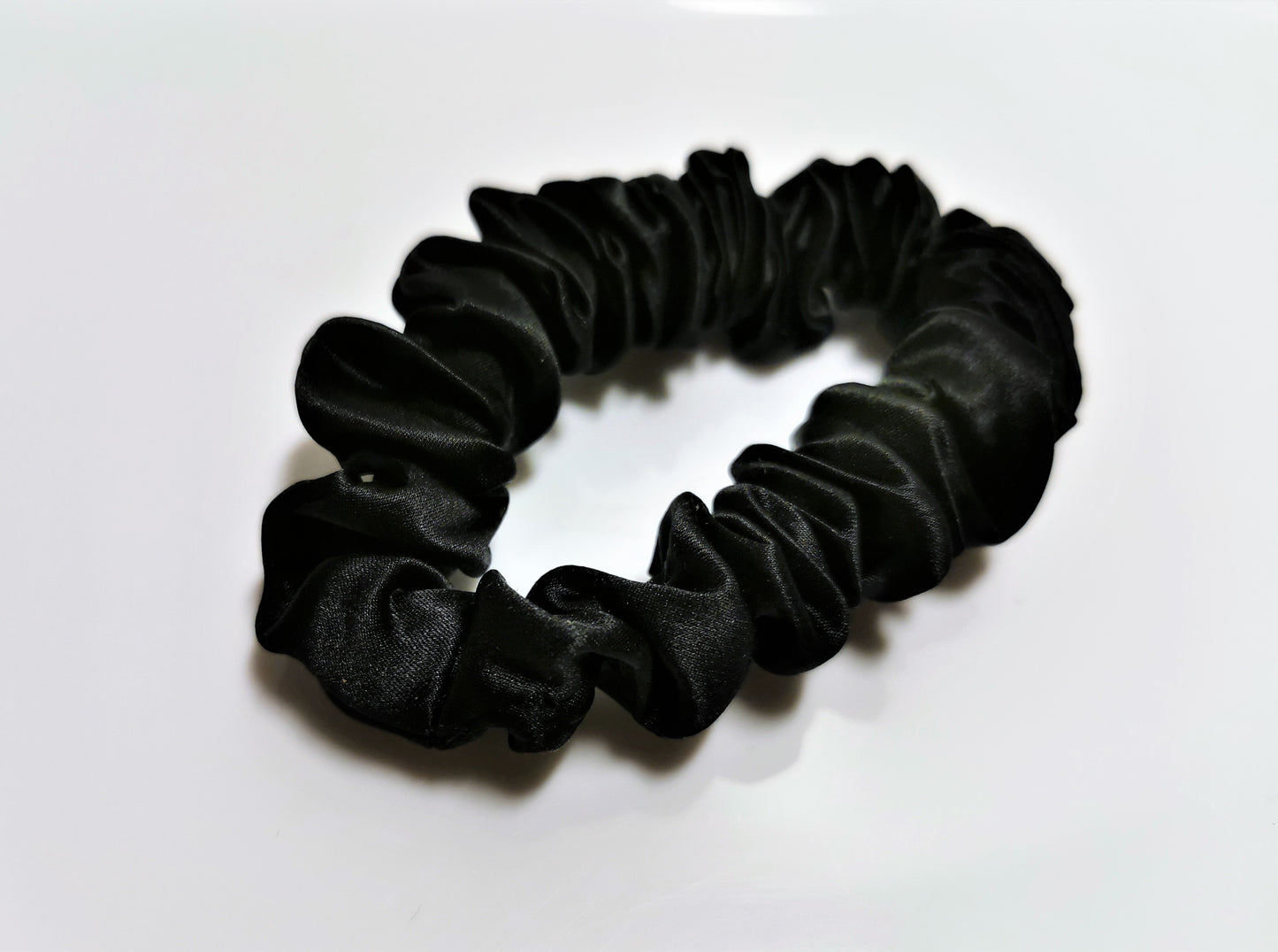Pure Mulberry silk scrunchie (medium) - Ziba Copenhagen