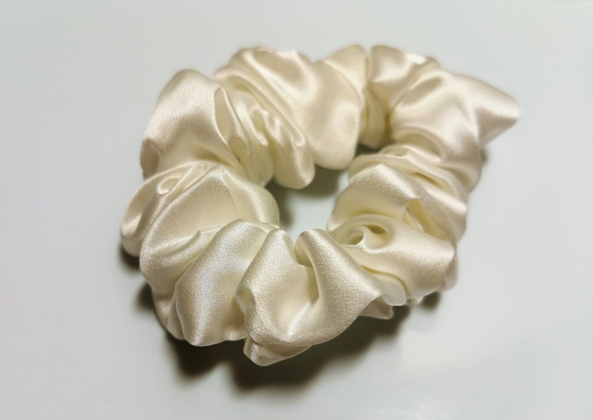 Pure Mulberry silk scrunchie (medium) - Ziba Copenhagen