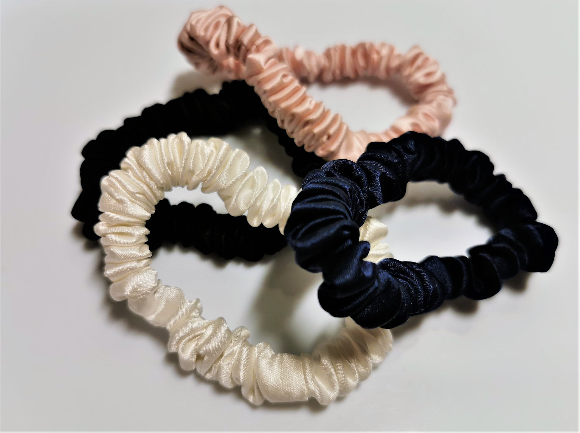 Pure Mulberry silk scrunchie (small) - Ziba Copenhagen