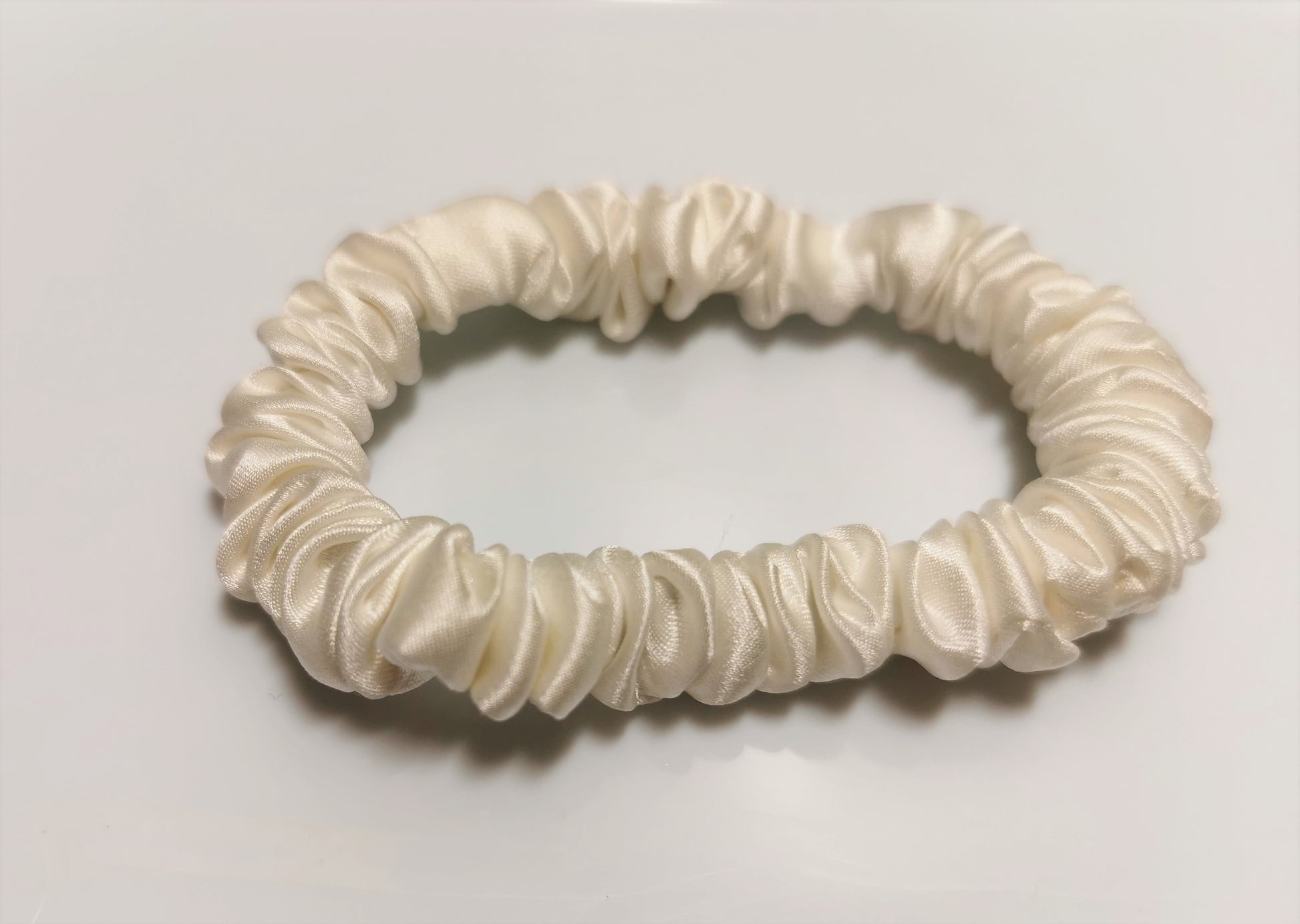 Pure Mulberry silk scrunchie (small) - Ziba Copenhagen